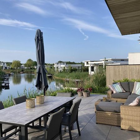 Family Villa With Garden And Jetty Zeewolde Eksteriør bilde