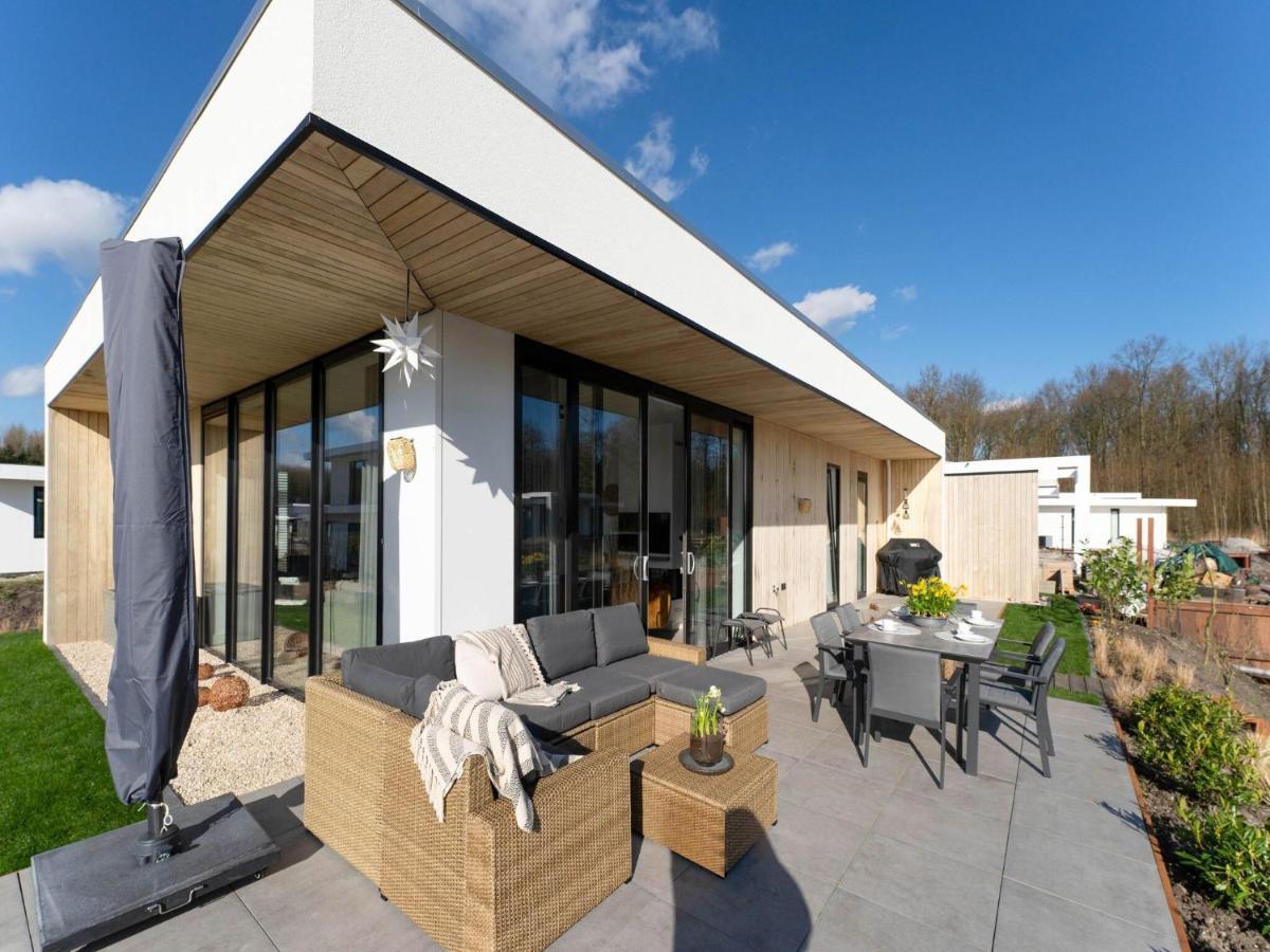 Family Villa With Garden And Jetty Zeewolde Eksteriør bilde